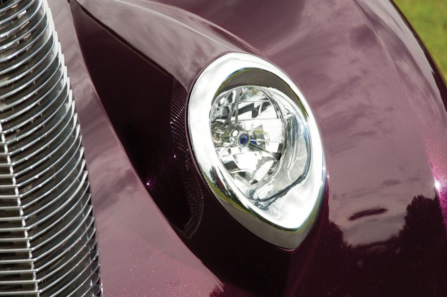  Ford Custom Roadster 1937 года  (фото 16 из 21)